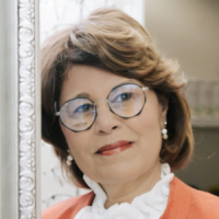 Prof Juliana 300x300